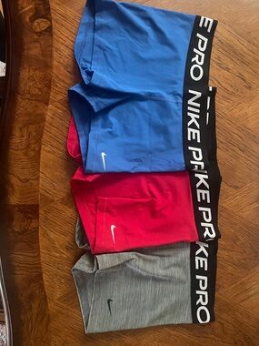 Women’s Nike Pro Trio - Blue, Red, Gray size Medium
